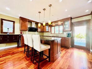 65 Maple Dr in North New Hyde Park, NY - Building Photo - Building Photo