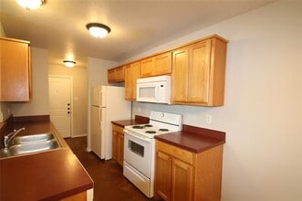 8024 W Elizabeth Ln in Fort Worth, TX - Building Photo - Building Photo
