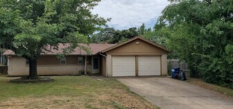 1801 Sagebrush Trail in Euless, TX - Building Photo