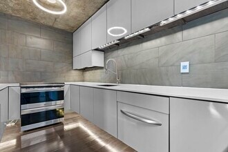 111 Perkins St, Unit 79 in Boston, MA - Building Photo - Building Photo