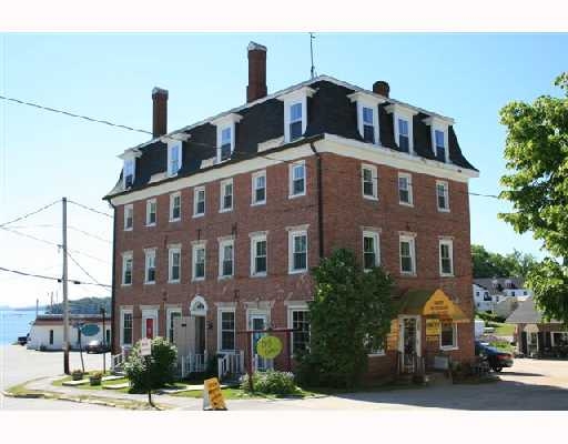 1 Water St in Blue Hill, ME - Foto de edificio