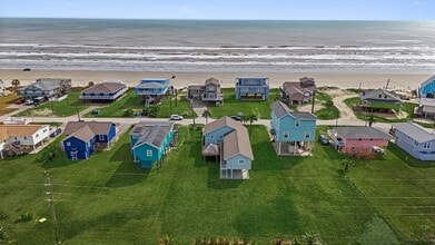 16634 Jamaica Beach Rd in Jamaica Beach, TX - Building Photo - Building Photo