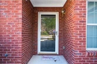 1840 Heatherton Rd in Dacula, GA - Foto de edificio - Building Photo