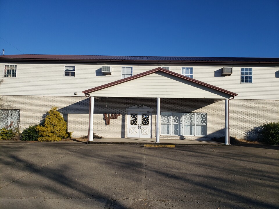 11557 Huntington Rd in Gallipolis Ferry, WV - Building Photo