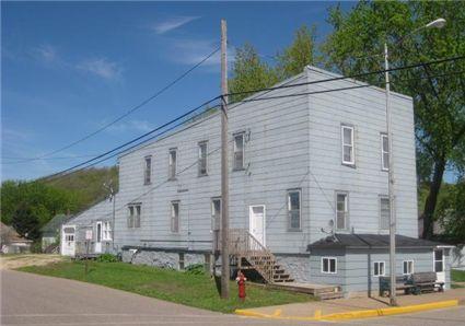 133 S Main St in Elmwood, WI - Building Photo