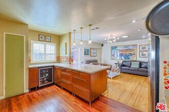 4722 Ventura Canyon Ave in Los Angeles, CA - Building Photo - Building Photo