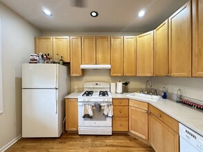 1738 W Nelson St, Unit M04H in Chicago, IL - Foto de edificio - Building Photo