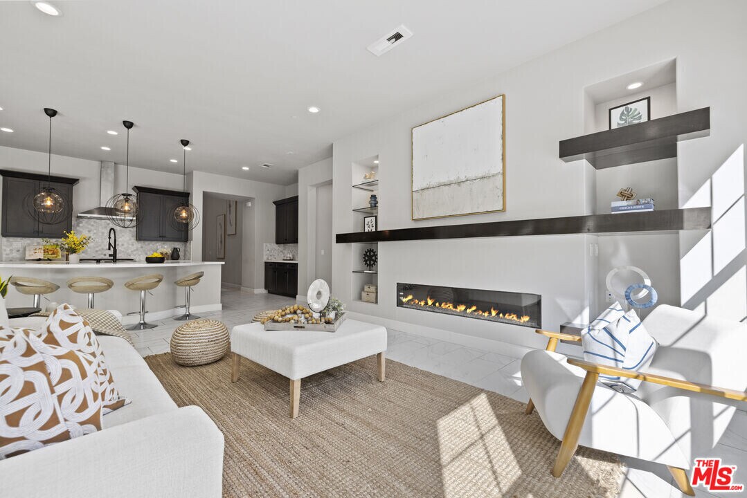 24220 Sterling Ranch Rd in Los Angeles, CA - Building Photo