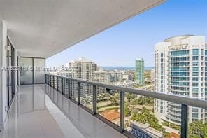 5875 Collins Ave in Miami Beach, FL - Building Photo - Building Photo
