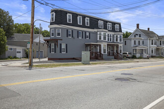 124 N Main St in Rochester, NH - Building Photo - Building Photo