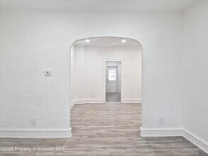 1758 Wayne Ave in Scranton, PA - Foto de edificio - Building Photo