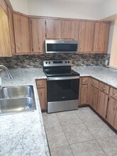 1321 SE 3rd St in Ocala, FL - Foto de edificio - Building Photo