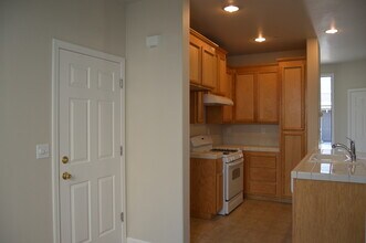 8881 Imray Way in Elk Grove, CA - Building Photo - Building Photo