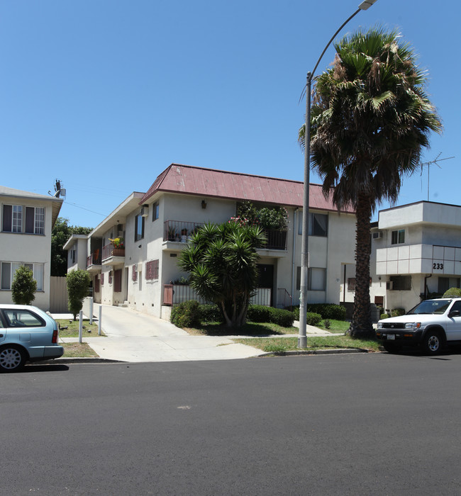 237 S Serrano Ave in Los Angeles, CA - Building Photo - Building Photo