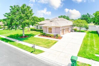 2250 Mountain Ash Way in New Port Richey, FL - Building Photo - Building Photo