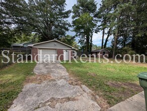 389 Woodstock Dr SW in Atlanta, GA - Building Photo - Building Photo