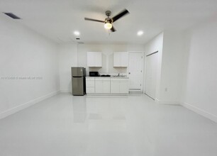 1063 SW 142nd Ave in Miami, FL - Building Photo - Building Photo