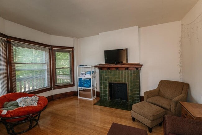 2867 N Farwell Ave in Milwaukee, WI - Building Photo - Building Photo