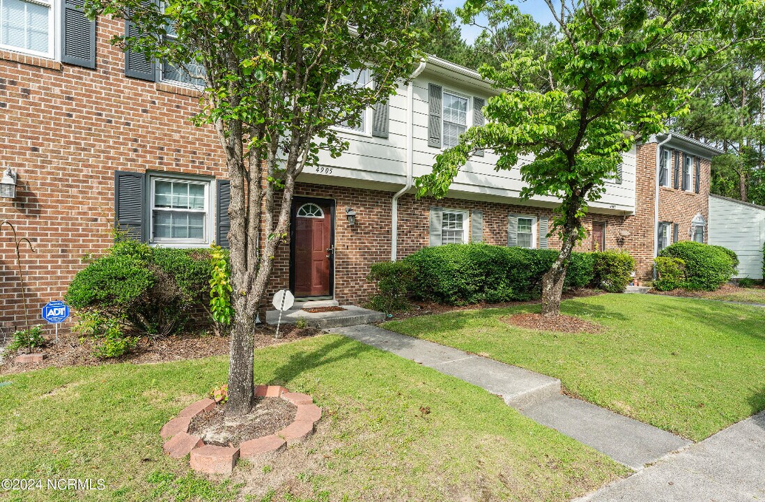4905 Pompano Ct in Wilmington, NC - Foto de edificio