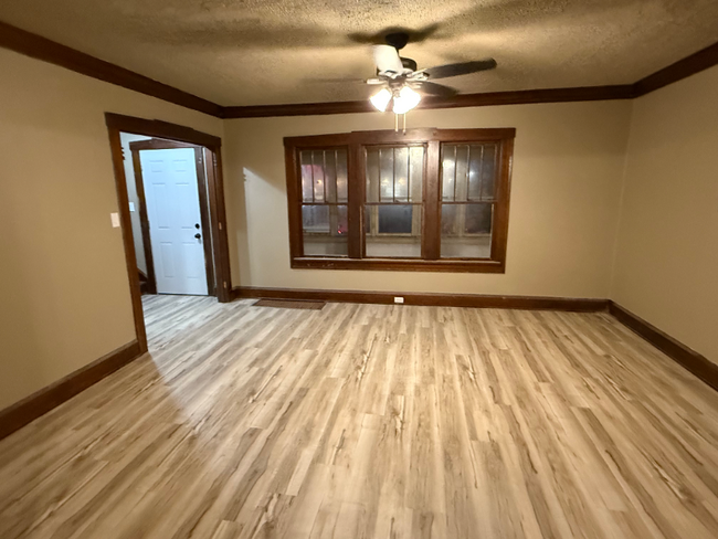 1405 21st St in Two Rivers, WI - Foto de edificio - Building Photo