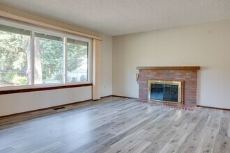 21835 124th Ave SE in Kent, WA - Building Photo - Building Photo