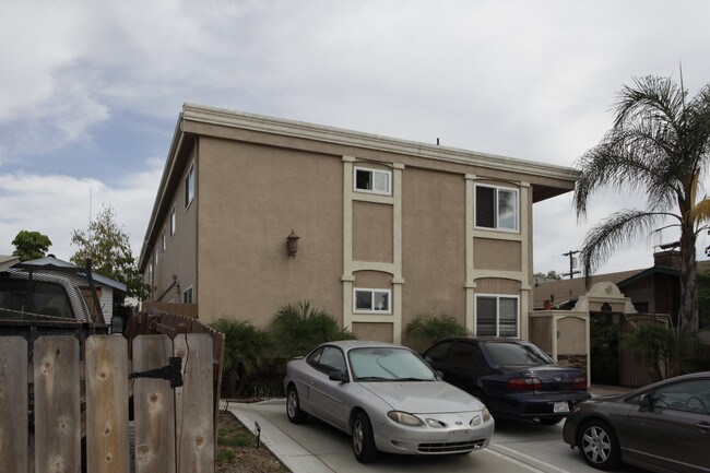 4175 Wabash Ave in San Diego, CA - Foto de edificio - Building Photo