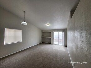632 Pimlico Dr in Henderson, NV - Building Photo - Building Photo