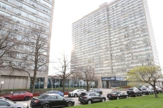4800 S Chicago Beach Dr in Chicago, IL - Building Photo