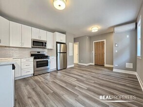 3939 N Janssen Ave in Chicago, IL - Building Photo - Building Photo