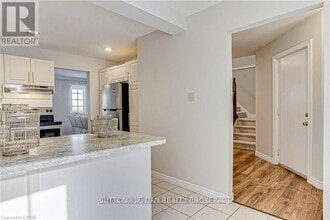 340 Ambleside Dr in London, ON - Building Photo - Building Photo