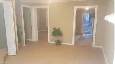 1935 W Walnut St in Lakeland, FL - Building Photo - Building Photo