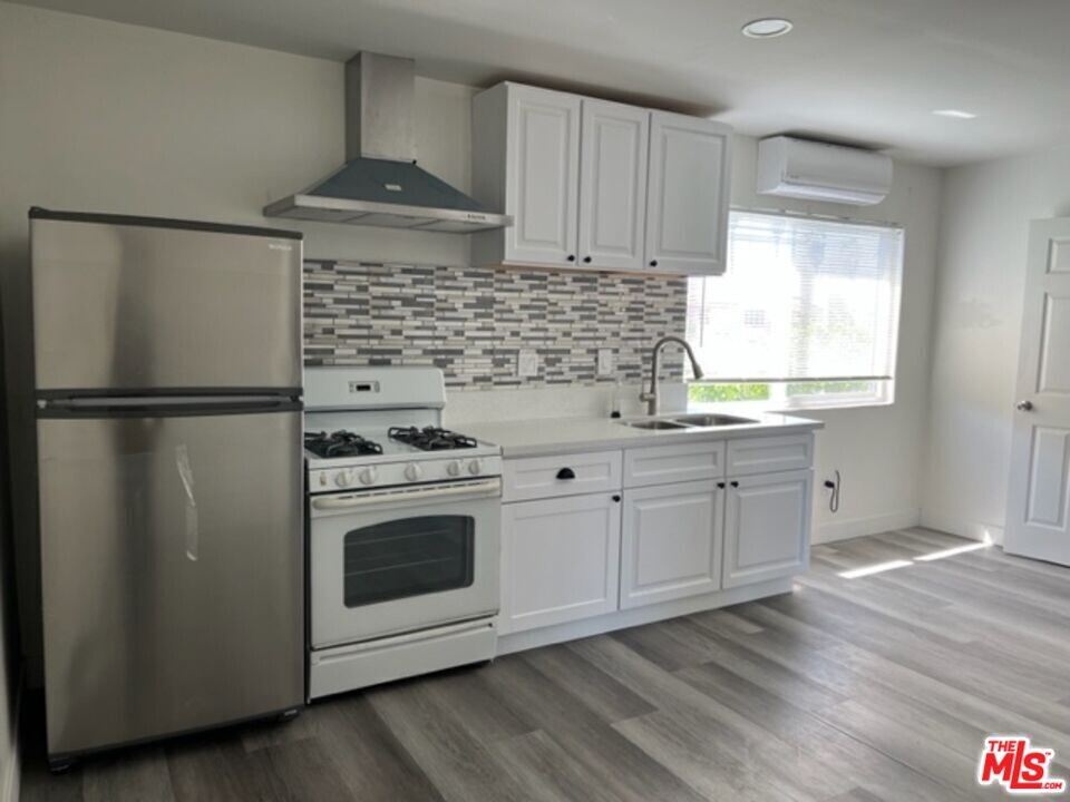 3568 Budlong Ave in Los Angeles, CA - Building Photo