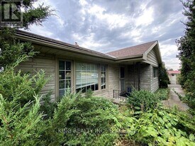 16605 Jane St in King City, ON - Building Photo