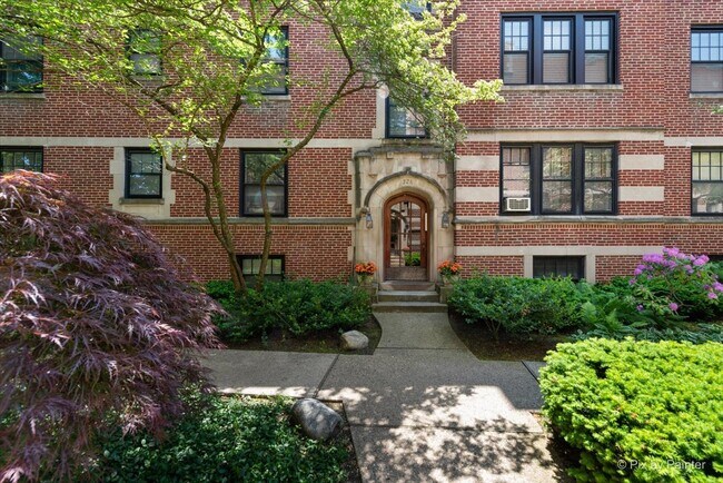 726 Hinman Ave in Evanston, IL - Building Photo - Building Photo