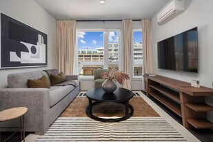 51 S Broadway in White Plains, NY - Building Photo