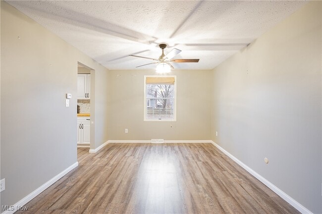 property at 472 Gresham Dr