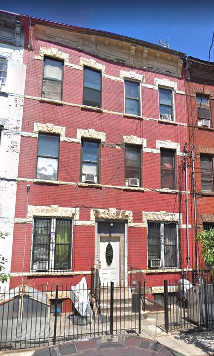 397 Linden St in Brooklyn, NY - Building Photo