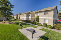 Autumn Run Apartments in Woodland, CA - Building Photo - Building Photo