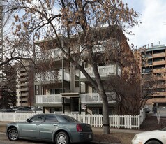 1240 15th St SW in Calgary, AB - Building Photo