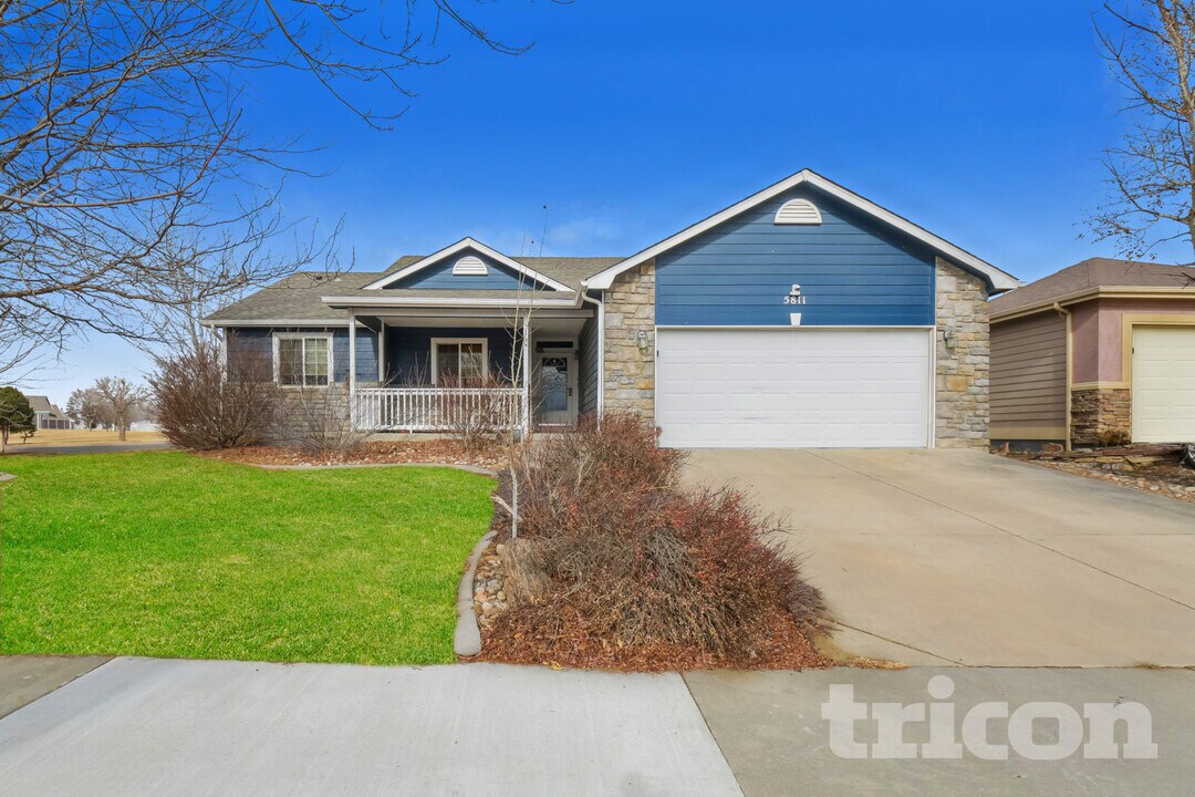 5811 Zinfandel St in Evans, CO - Foto de edificio