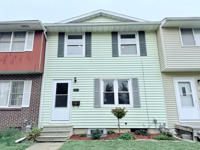 1407 W 2nd St in Cedar Falls, IA - Building Photo - Building Photo