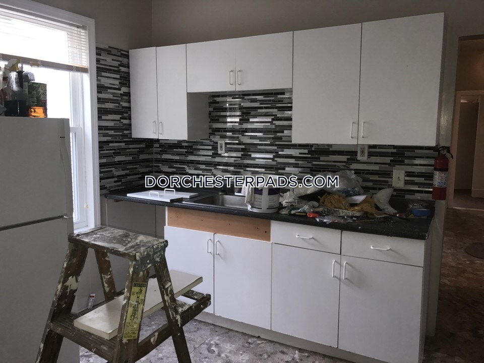 42 Lucerne St in Boston, MA - Building Photo