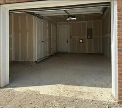 813 Canterbury Ln in Troy, MI - Building Photo - Building Photo