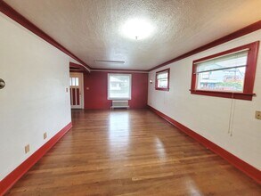 1201 E Maple St in Bellingham, WA - Building Photo - Building Photo