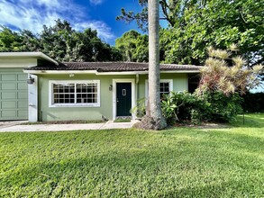 6225 Pine Dr in Lantana, FL - Building Photo - Building Photo