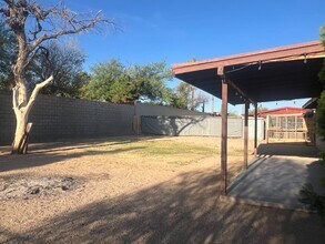 2328 W Las Lomitas in Tucson, AZ - Building Photo - Building Photo