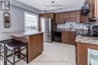 268 Sophia Crescent in Kitchener, ON - Building Photo - Building Photo