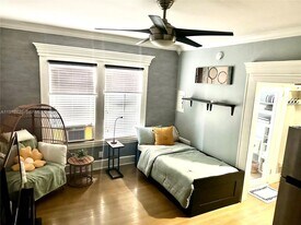 124 Mendoza Ave in Coral Gables, FL - Building Photo