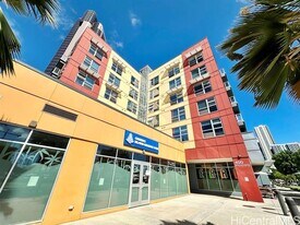 400 Keawe St in Honolulu, HI - Building Photo