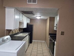 401 SE 12th Ave in Norman, OK - Building Photo - Building Photo